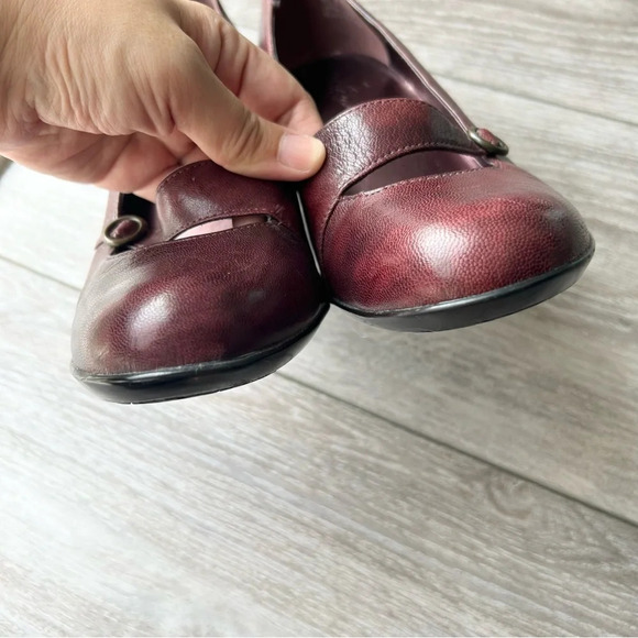 Clarks Indigo Burgundy Leather Mary Jane Pumps - Picture 4 of 14